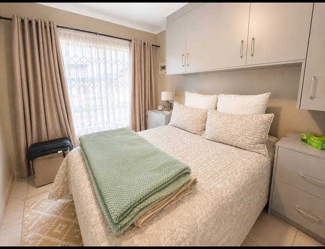 1 BEDROOM TOWNHOUSE FOR SALE IN STAALRUS